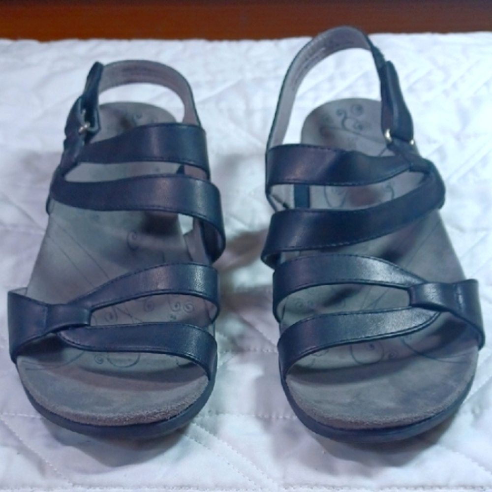 BareTraps Black Strappy Sandals 8.5 M